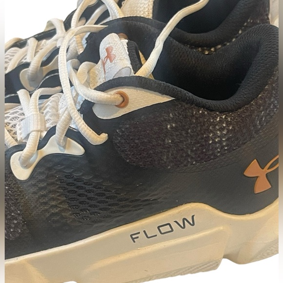Under Armour. Sz 9.5 Women. Athletic Shoes/Trainers/Sneakers. Great condition - Picture 4 of 13